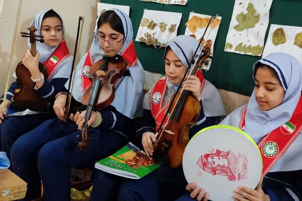 افتتاحیه جشنواره فرهنگی هنری ماها در دبستان قدر بهارستان۲