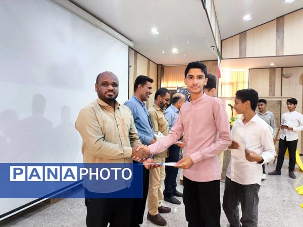 اعزام دانش‌‌آموزان سندرک به مسابقات استانی قرآن، عترت و نماز