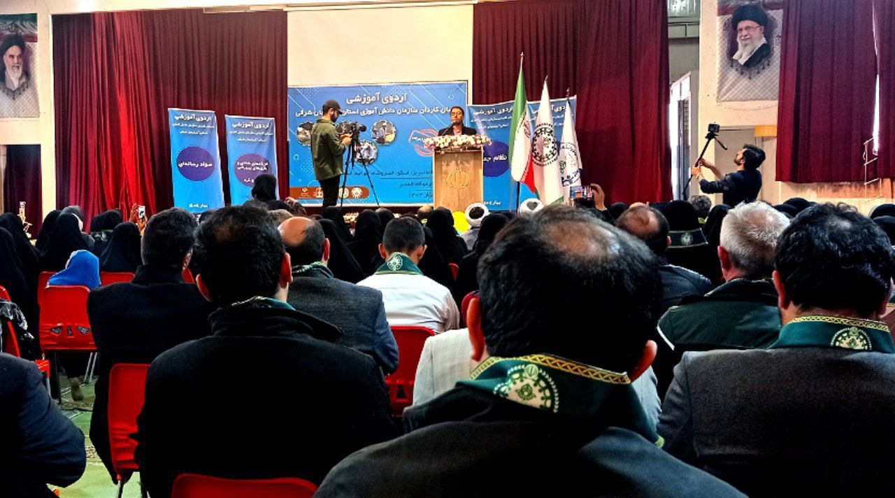 پرورش در دل مدرسه؛ نه در ویترین‌ها