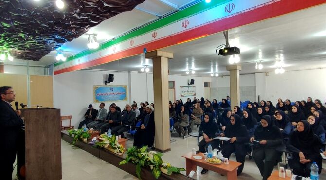 نشست هم اندیشی مدیران و معلمین مرکز فرهنگی آموزشی سما در شهرستان شیروان