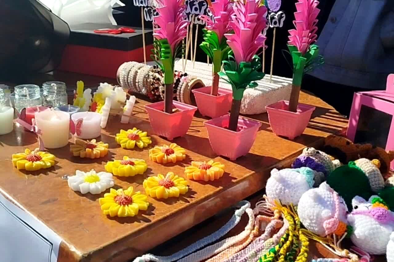 بازارچه نوروزی در هنرستان مرضیه 
