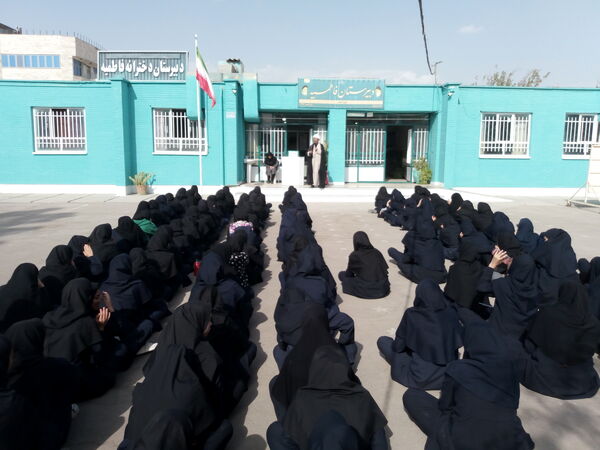 برگزاری گفتمان مهدوی در دبیرستان فاطمیه