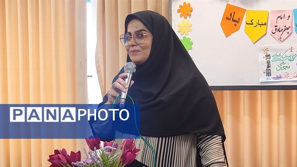 آیین تجلیل از ورودی‌های جدید دبیرستان فرزانگان قائمشهر