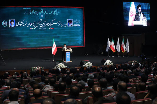 تجلیل از معلمان نمونه کشوری با حضور رئیس جمهوری
