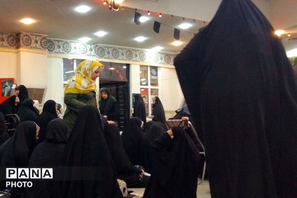 مراسم روز عرفه در جوار شهدای گمنام در پردیس