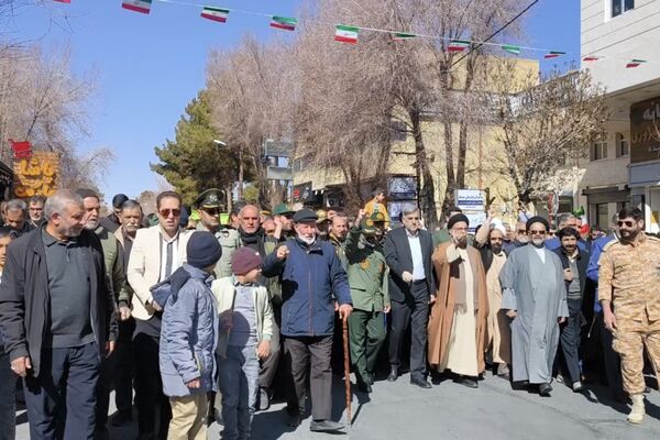 راهپیمایی ۲۲ بهمن در چهل و ششمین سالگرد پیروزی شکوهمند انقلاب اسلامی در شهرستان آباده