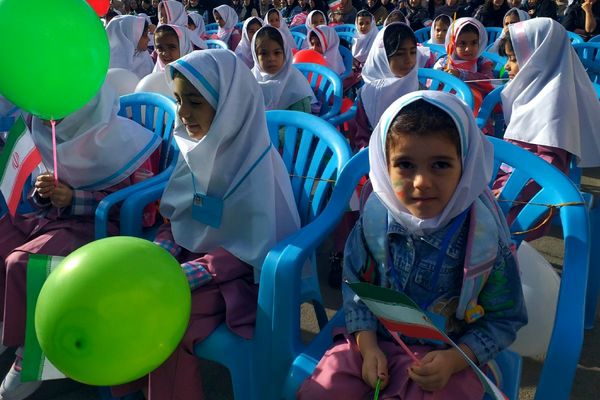 جشن شکوفه‌ها در آستانه سال تحصیلی جدید در مدارس ملارد برگزار شد
