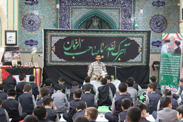 محفل انس با قرآن با حضور دانش‌آموزان سمنانی