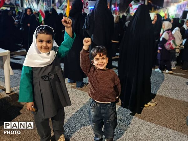 اربعین رهبر شهید انقلاب و شهدای میناب در گلوگاه 