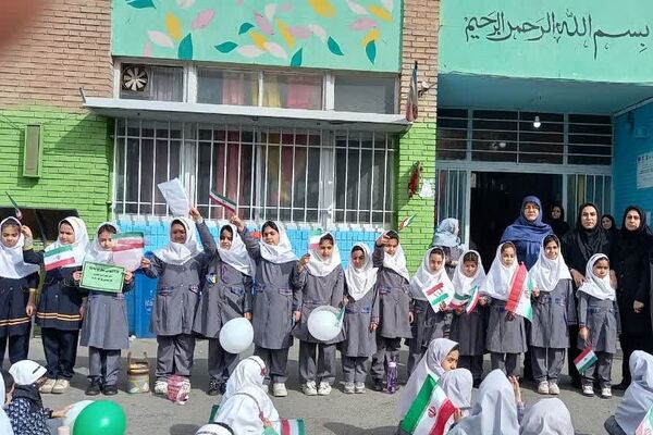 جشن انقلاب در ناحیه دو شهرری با حضور معاون پرورشی و فرهنگی شهرستانهای استان تهران 