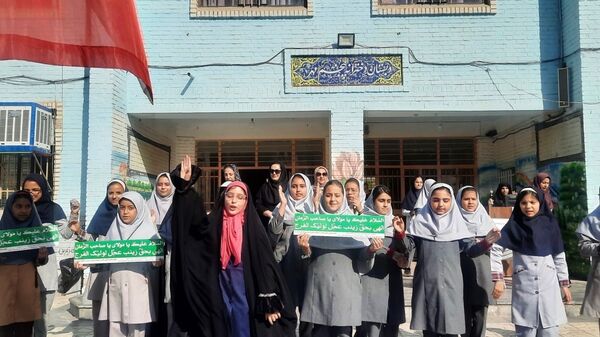 جشن میلاد حضرت زینب (س) و روز پرستار در دبستان پنجم مهر