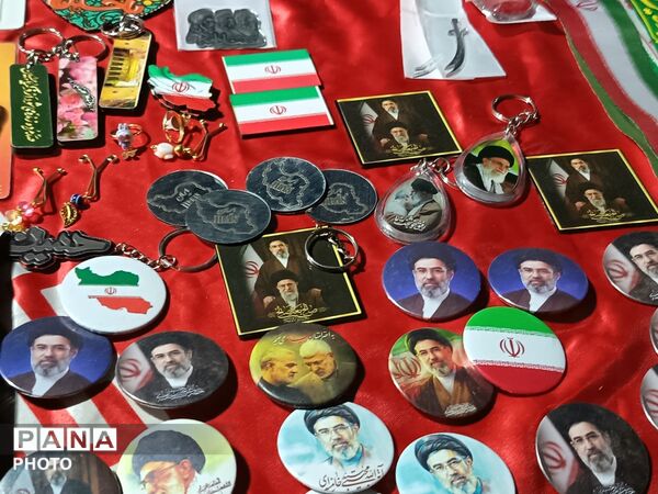 نوای طنین انداز حضور پرشور مردم در شب صد و بیست و هشتم