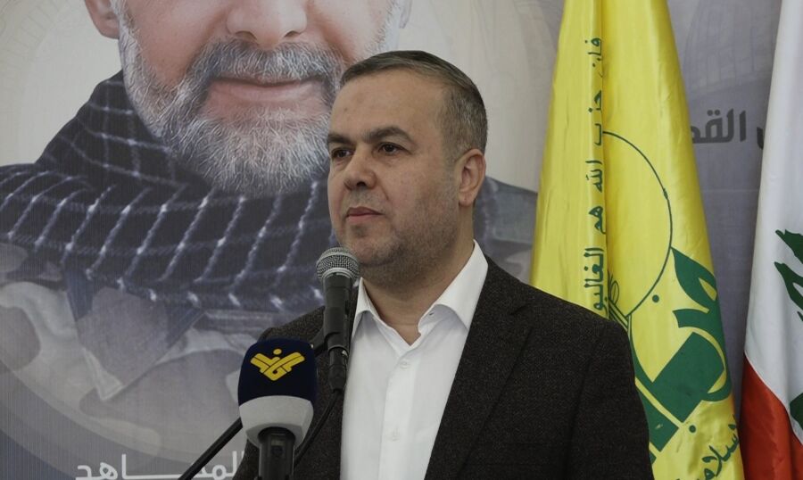 کسی که فکر می‌کند مردم لبنان دست از مقاومت برمی‌دارند در توهم به سر می‌برد