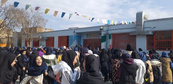 تقدیر از دانش آموزان برتر علمی، پرورشی، آموزشی و ورزشی در دبیرستان میثاق م