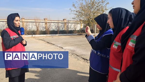 برگزاری مانور زلزله در هنرستان حضرت زینب(س) ناحیه ۴ کرج 