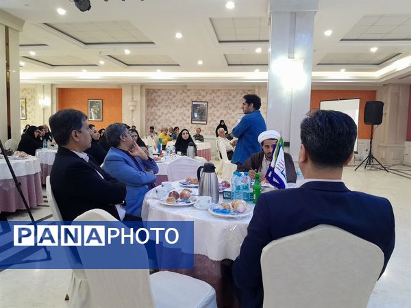 کارگاه راهبری نسل جدید ویژه معاونین پرورشی و مربیان ناحیه 3 مشهد