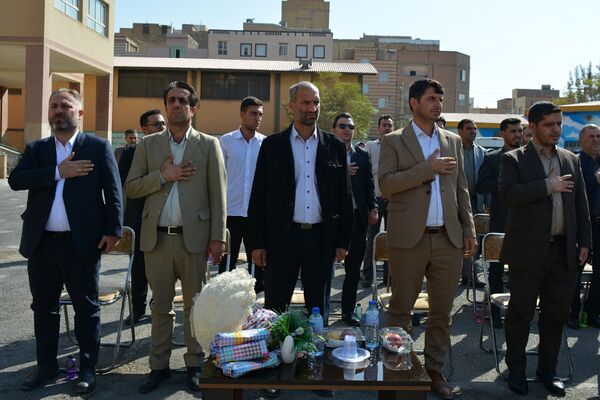 حاج مجید خوئی و بانو کمپانی، سازندگان ۹ کلاس جدید برای دختران بهارستانی