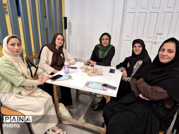 تقدیر از دانش‌آموزان غرفه‌های «بر مدار ایران» و دورهمی صمیمانه با مدیر سازمان دانش‌آموزی خراسان رضوی