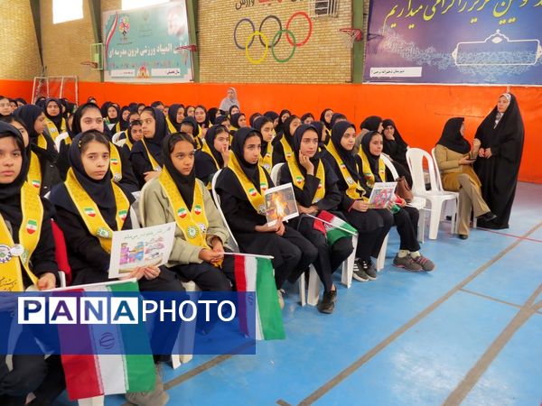 همایش پیشگیری از آسیب‌های چهارشنبه سوری در دبیرستان نرجس بجنورد