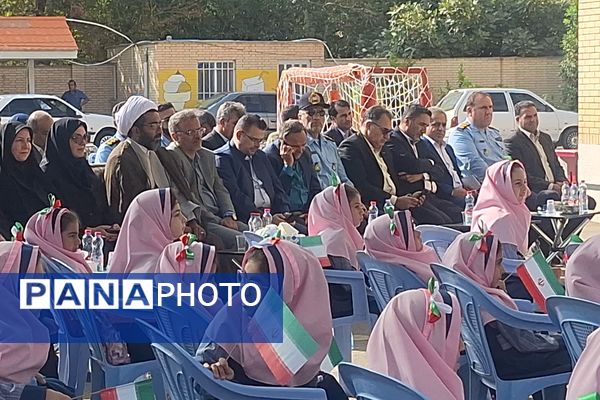 حضور مشاور وزیر آموزش و پرورش گرمابخش محفل شکوفه‌های شیراز