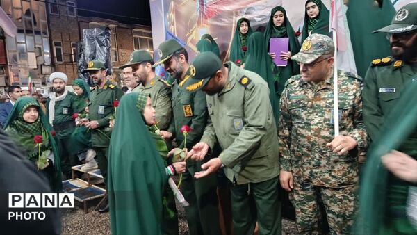 از پاسداران انقلاب در شب مقاومت و خونخواهی تجلیل شدند