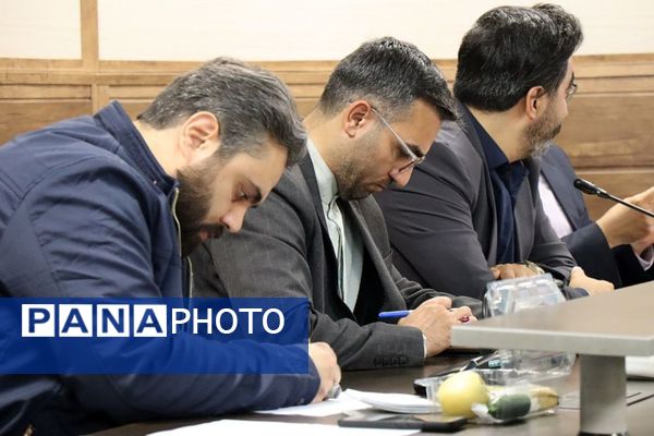 نشست خبری مدیر آموزش و پرورش پاکدشت به مناسبت گرامیداشت هفته معلم