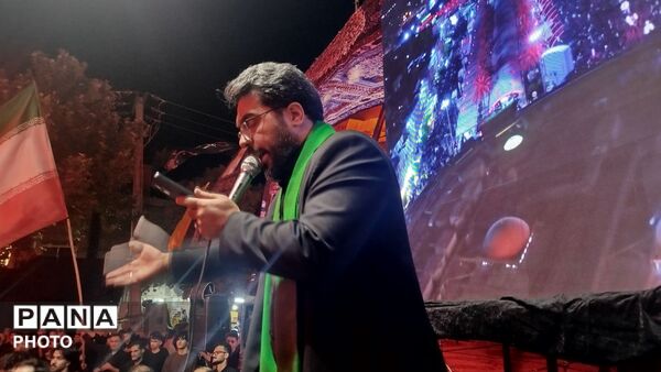 فضای معنوی مسجد جامع نیشابور با برپایی چایخانه حضرت زهرا(س) در رنگ ماتم