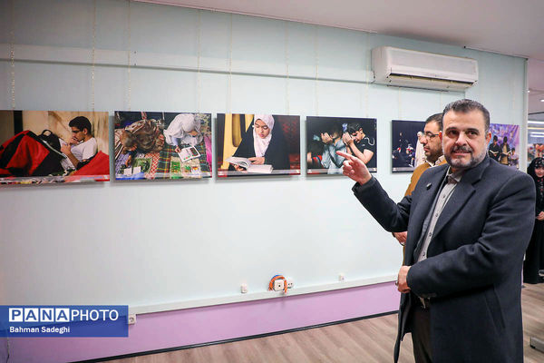 بازدید دبیر کمیسیون توسعه آموزش عمومی قرآن از نمایشگاه نوراوی اعتکاف