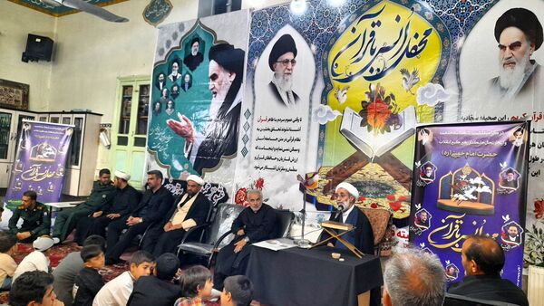 محفل قرآنی مردم مرند در سوگ امام راحل و شهدای خدمت 