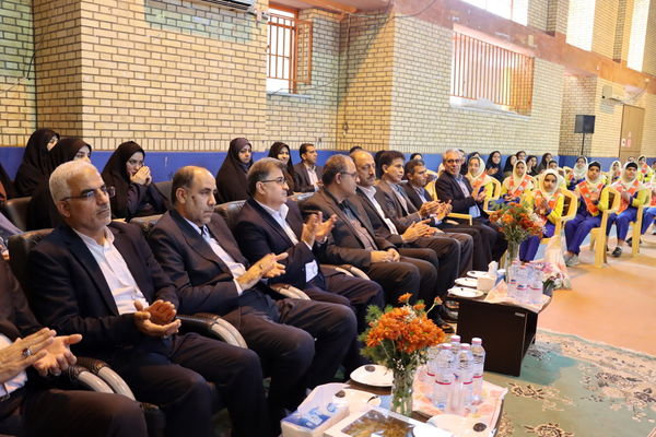 آیین سپاس معلم در دبستان دخترانه شهید باهنر بوشهر