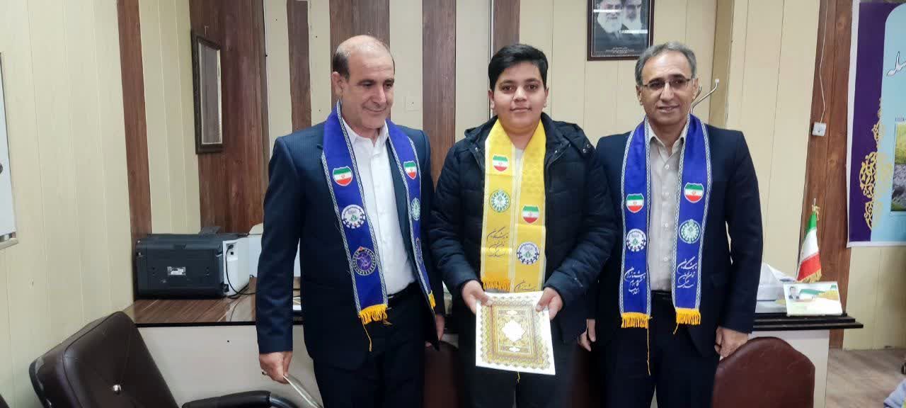 برگزاری جلسه شورای دانش‌آموزی در الشتر