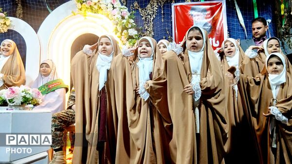 عقد یک زوج بسیجی در حاشیه تجمع؛ قاب متفاوتی از «حماسه حضور» در بناب