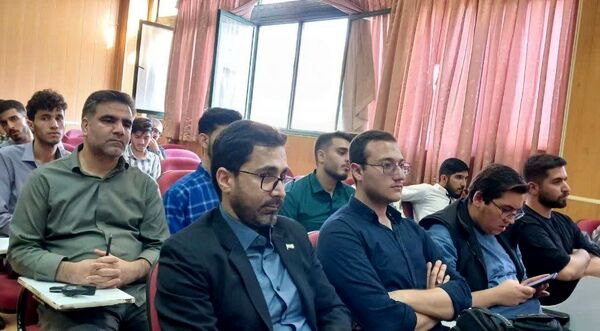 نشست علمی تحلیلی سالگرد عملیات طوفان الاقصی در دانشگاه آزاد کرج