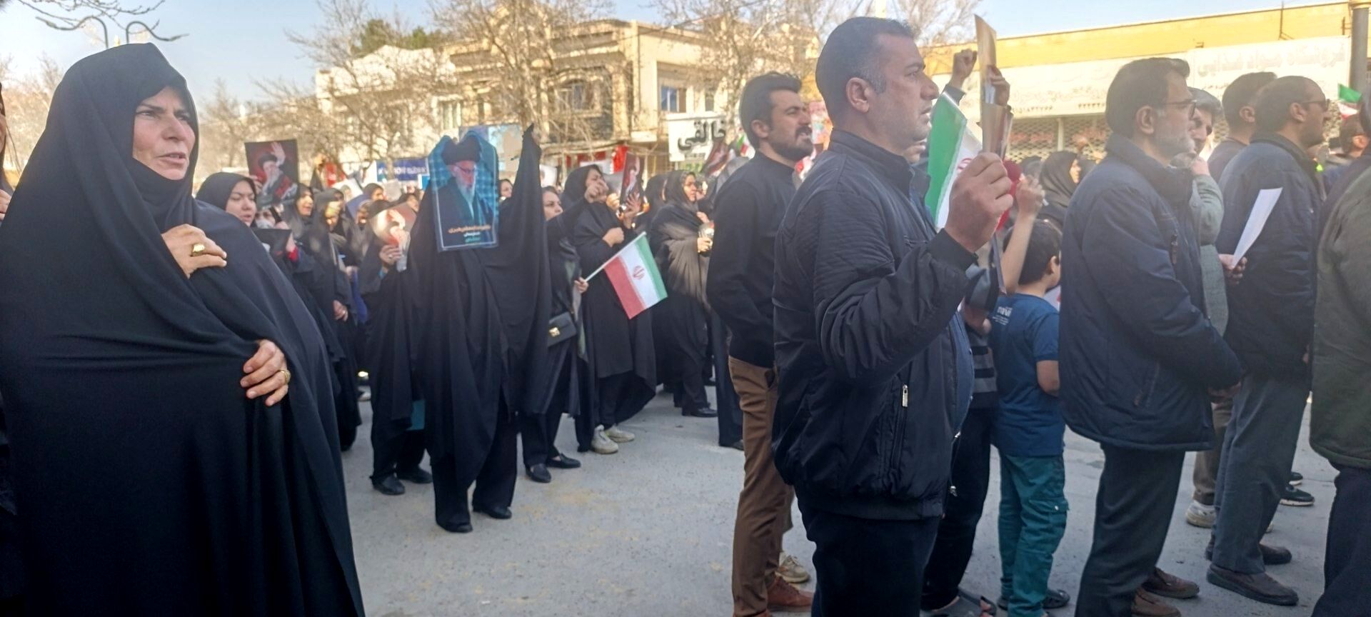خروش انقلابی نمازگزاران سملقان در خیابان‌های شهر