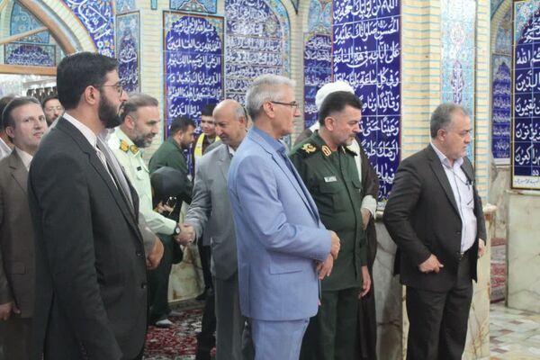 آیین عطرافشانی و گل افشانی مزار شهدا در سمنان