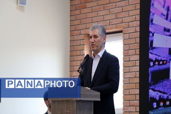 یک خشت هزار امید