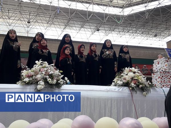 جشن تکلیف دختران و گرامیداشت دهه کرامت در قم