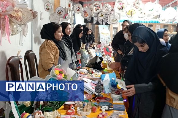 بازارچه خلاقیت؛ جشن خوداتکایی دختران خدیجه‌الکبری در قالب دست‌سازه‌ها و طعم‌ها