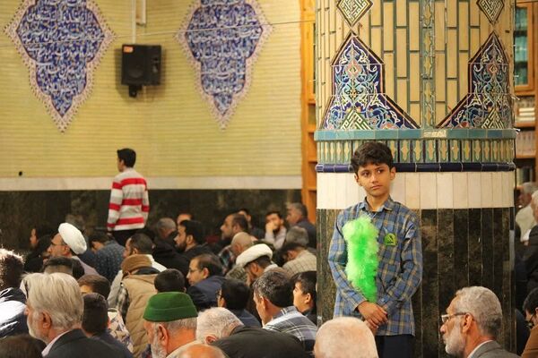 نماز جمعه شهرستان ورامین با حضور پرشور دانش‌آموزان 