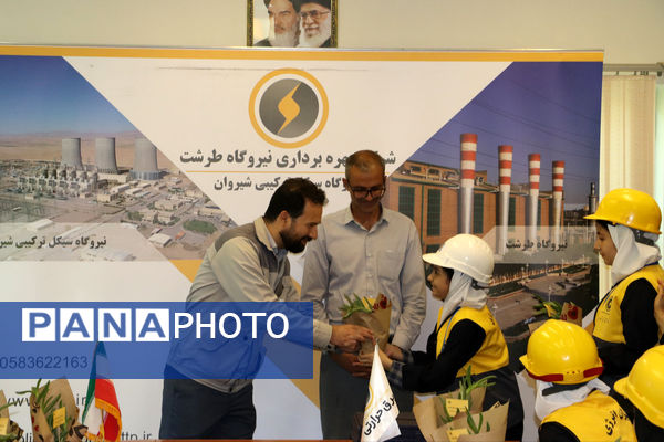 آیین تجلیل از سفیران انرژی برتر نیروگاه سیکل ترکیبی در شهرستان شیروان