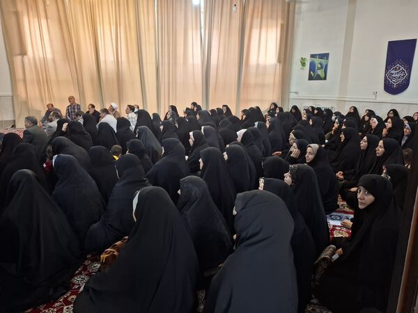 جلسه انجمن اولیا و مربیان در دبستان هیات امنایی قرآنی مبین شهرستان شیروان