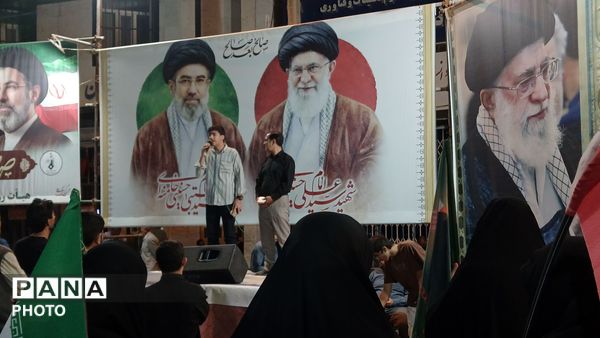 دل‌های عاشق وطن در خرم‌ آباد، وفاداری را به تصویر کشیدند
