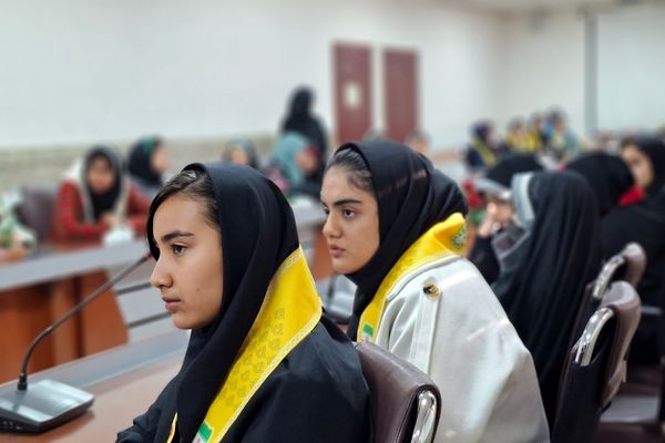 جلسه هم‌افزایی و توانمندسازی دانش‌آموزان جدیدالورود خبرگزاری پانا قرچک