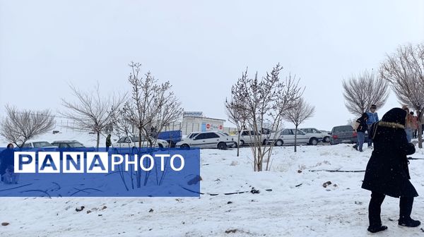  برف بازی مردم نیشابور در روستای برف ریز 