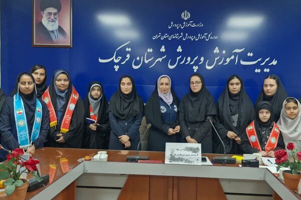 جلسه هم‌افزایی و توانمندسازی دانش‌آموزان جدیدالورود خبرگزاری پانا قرچک
