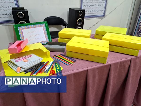 اهدای ۶۰۰ پک لوازم التحریر برای دانش‌آموزان کم برخوردار
