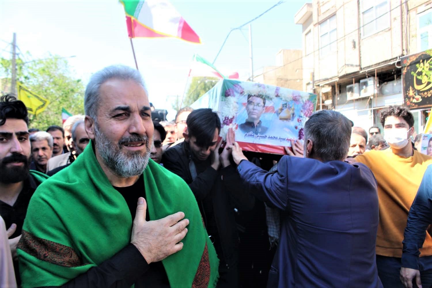 آیین تشییع پیکر دانش‌آموز شهید «سید محمد حسینی مقدم»
