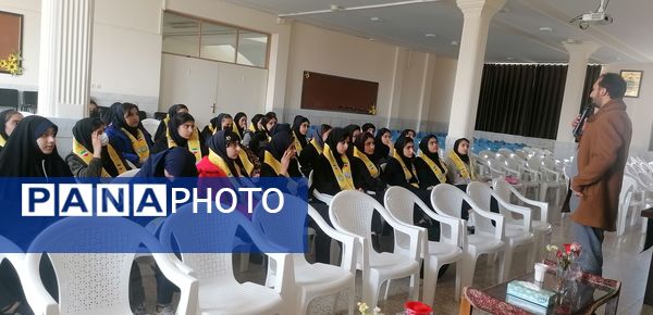 نشست هیات رئیسه مجلس دانش‌آموزی با شورای دانش‌آموزی 