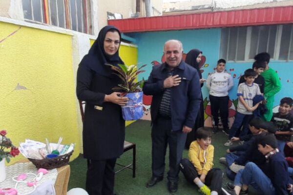 مراسم بزرگداشت ولادت حضرت زینب (س) و تجلیل از اولیای پرستار در دبستان ولیعصر و بهار معرفتِ شهرستان‌فیروزکوه