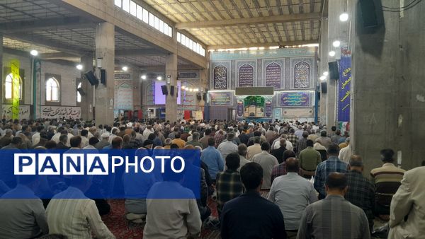 نماز جمعه با حضور مسئولان آموزش و پرورش نیشابور به مناسبت هفته بزرگداشت معلم 
